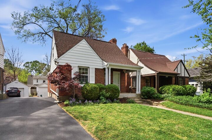 Property Photo:  3863 Homewood Road  OH 45227 