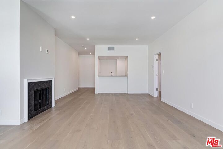 Property Photo:  8568 Burton Way  CA 90048 