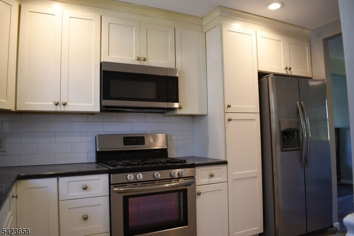 Property Photo:  33 Elm Ave  NJ 07023 