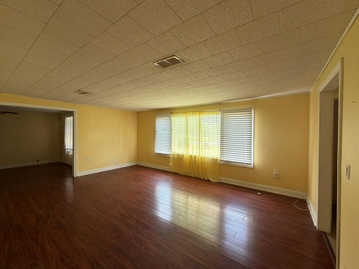 Property Photo:  1812 Sholars Avenue  TX 77630 