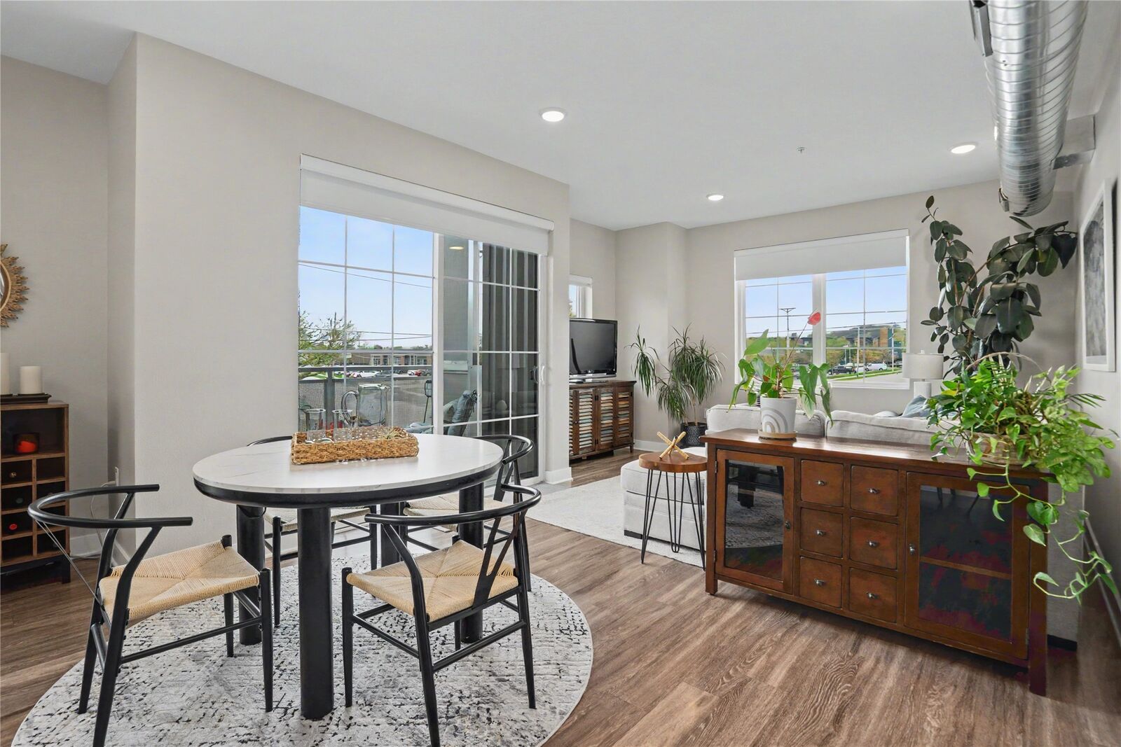 Property Photo:  450 SW 7th Street 209  IA 50309 