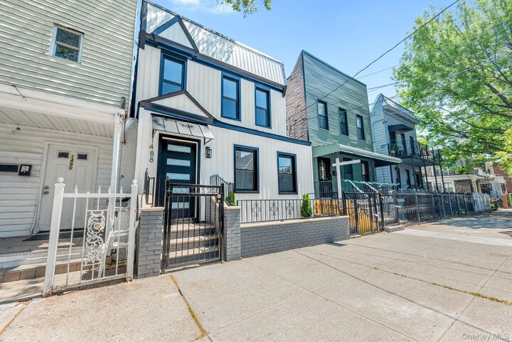 Property Photo: 1488 Rosedale Avenue NY 10460