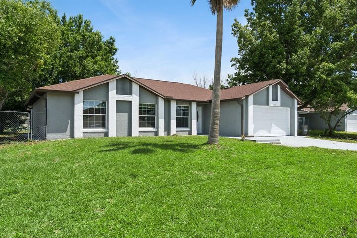 Property Photo:  621 N Delmonte Court  FL 34758 