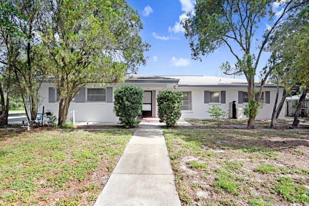 Property Photo:  1600 Pinewood Drive  FL 33756 
