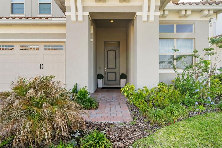 Property Photo: 13736 Larkton Lane FL 32832