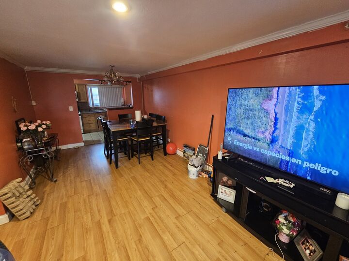 Property Photo:  1910 W Hatherleigh Court 2E  IL 60056 