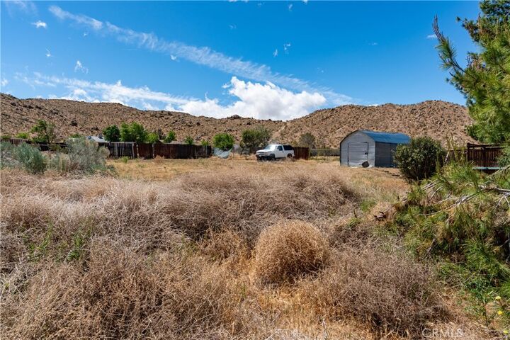 Property Photo:  40030 176th E  CA 93591 