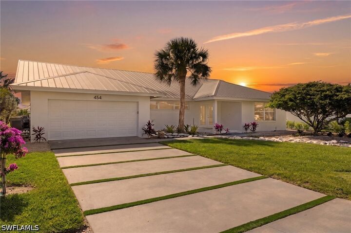 Property Photo: 454 Flamingo Avenue FL 34108