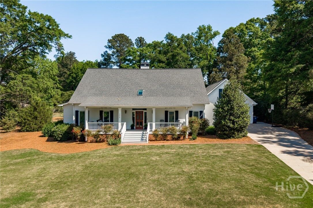 Property Photo:  385 Woodward Way  GA 30606 