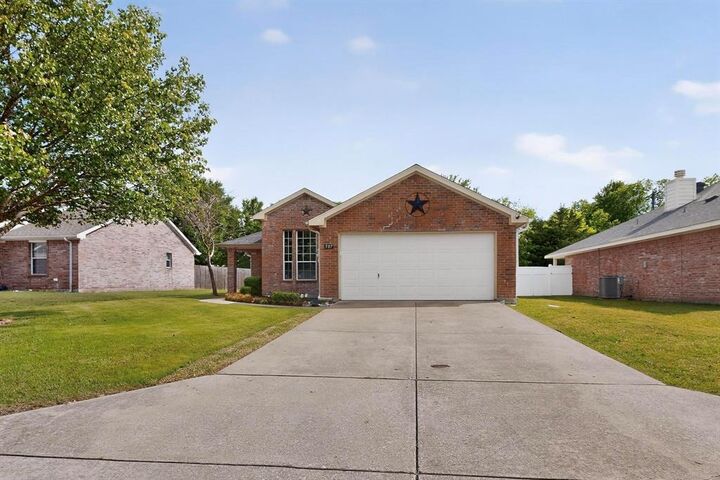 Property Photo:  507 Oxford Loop  TX 75407 