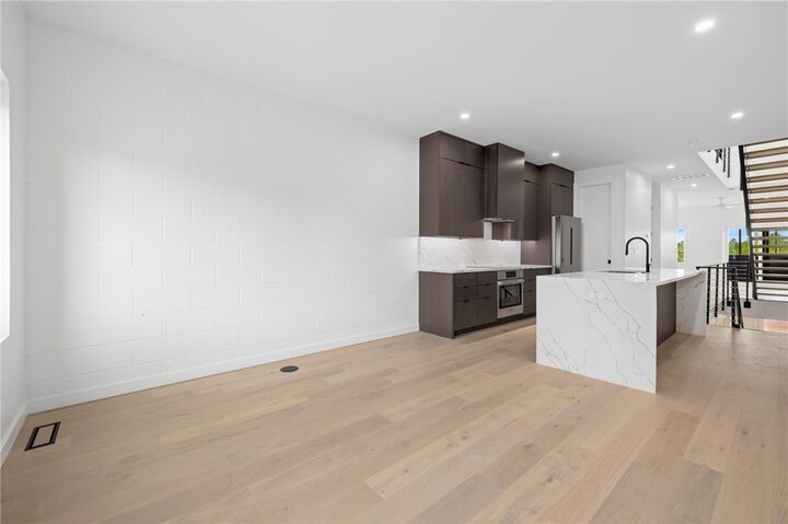 Property Photo:  842 SE 8th Street  AR 72712 