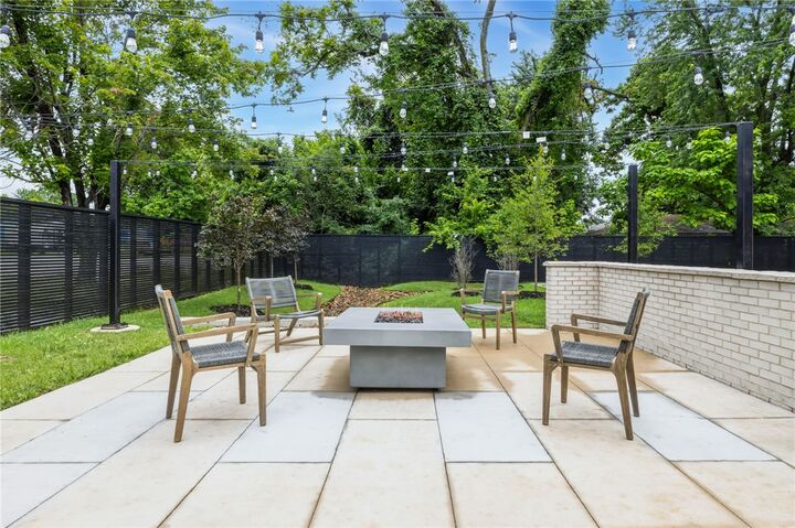 Property Photo:  842 SE 8th Street  AR 72712 