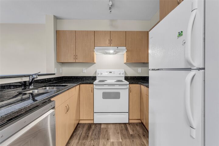 Photo de la propriété:  555 Yates Road 200  BC V1V 2V2 