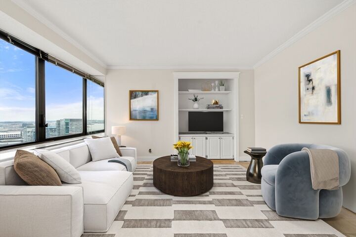 Property Photo:  65 East India Row 27E  MA 02110 