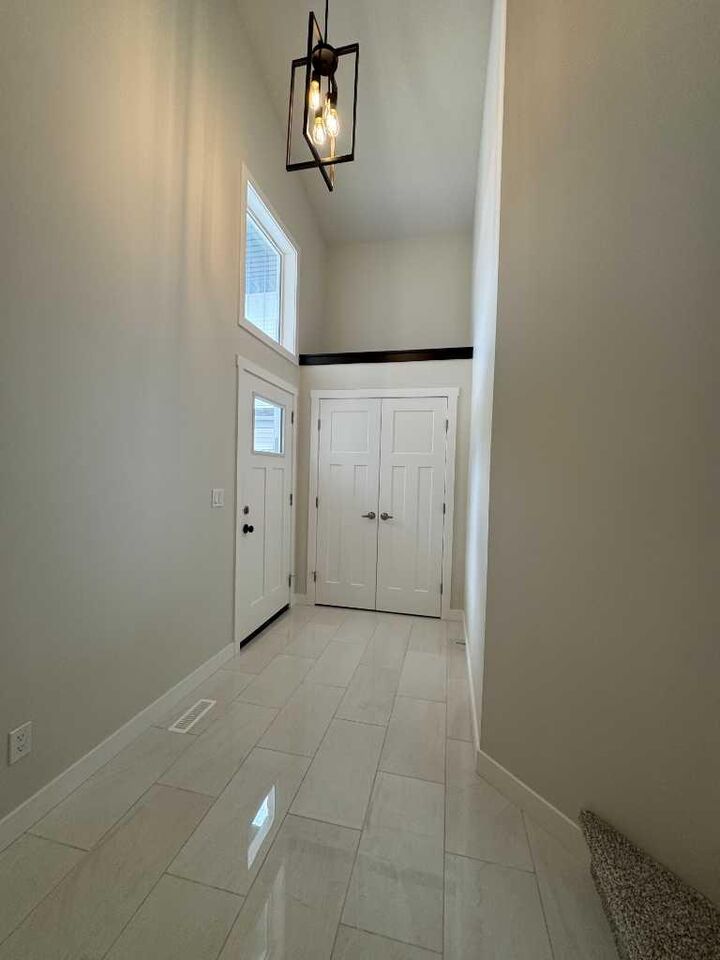 Property Photo:  52 Emmett Crescent  AB T4P 3G8 