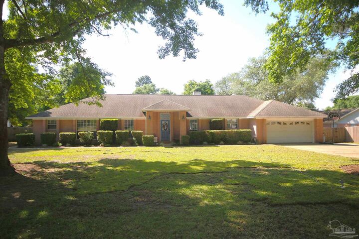 Property Photo: 5044 Ponitz Pkwy FL 32571