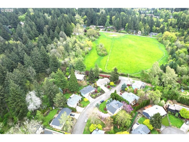 Property Photo:  5815 SW Huddleson St  OR 97219 