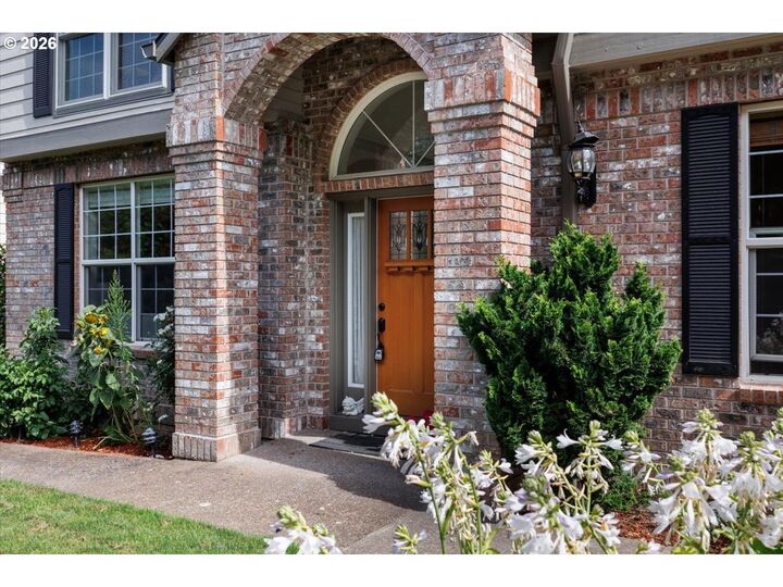 Property Photo:  9711 NW Engleman St  OR 97229 