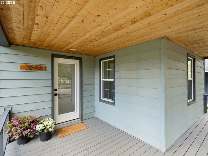 Property Photo:  3543 SE 64th Ave  OR 97206 