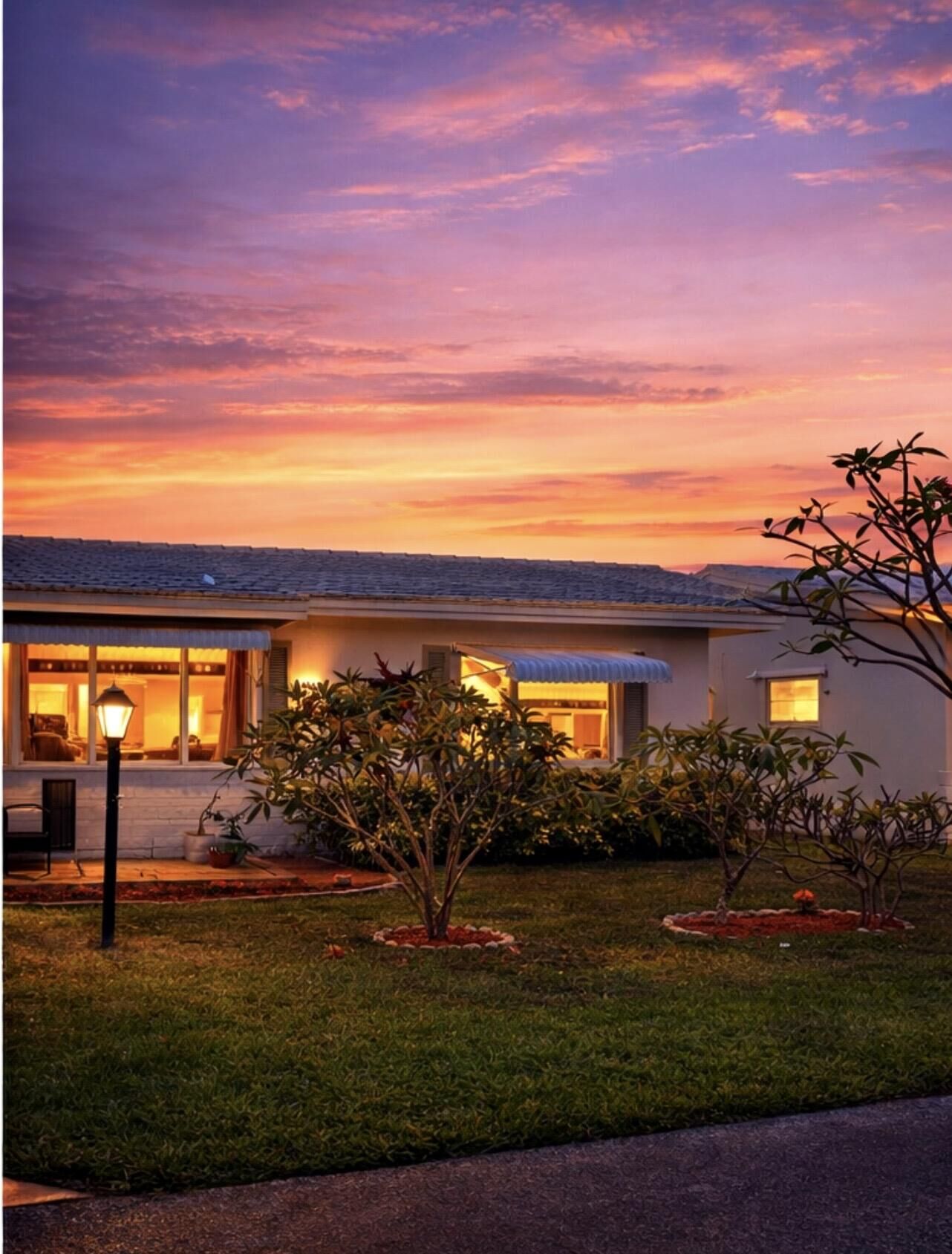 Property Photo:  112 SW 9th Street  FL 33426 