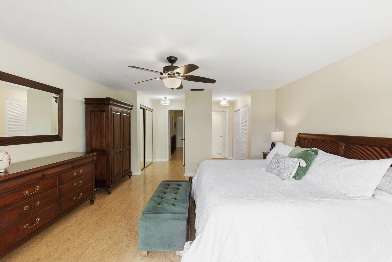 Property Photo:  6043 Bayview Drive 6043  FL 33308 