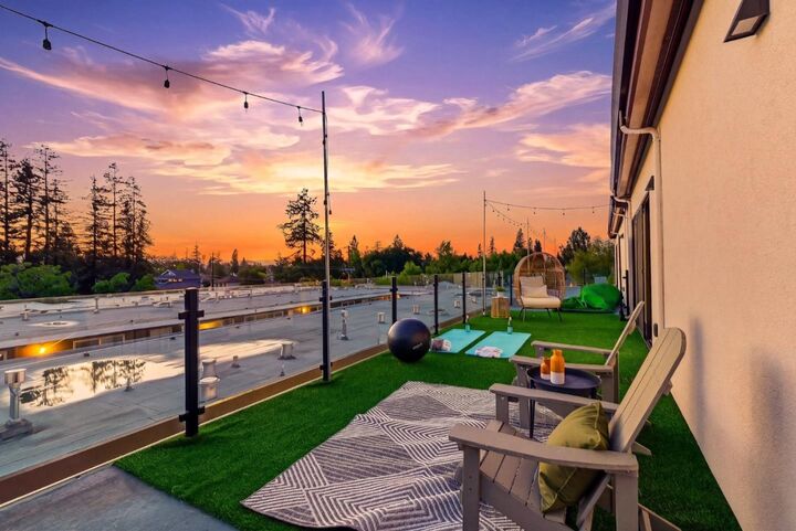 Property Photo:  914 Woodside  CA 94061 