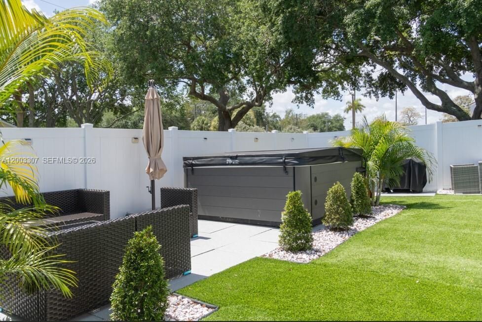 Property Photo:  31 E Bentwater Cir  FL 33426 