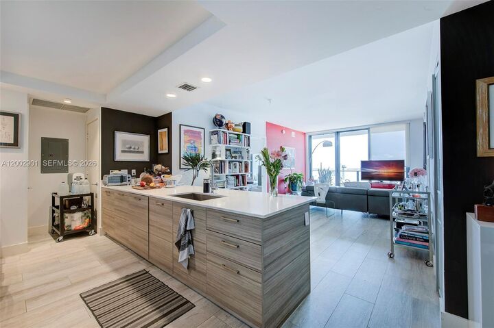 Property Photo:  121 NE 34th St 1607  FL 33137 