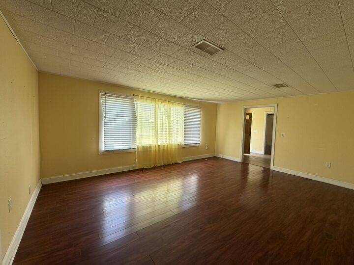 Property Photo:  1812 Sholars  TX 77630 