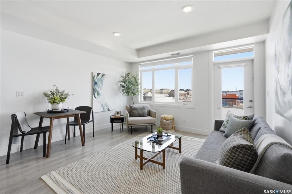 Property Photo:  770 Childers Crescent 211  SK S7L 6W1 