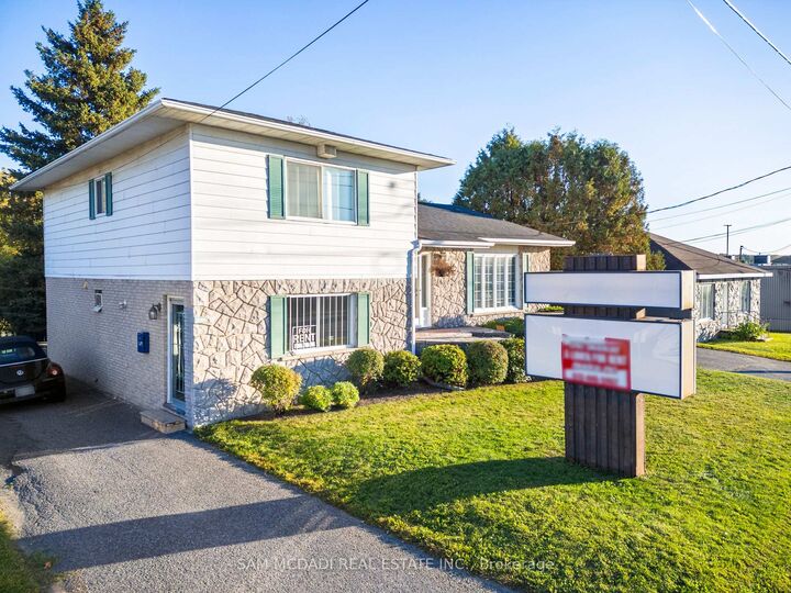 Property Photo: 2705 Laurier Street ON K4K 1A3