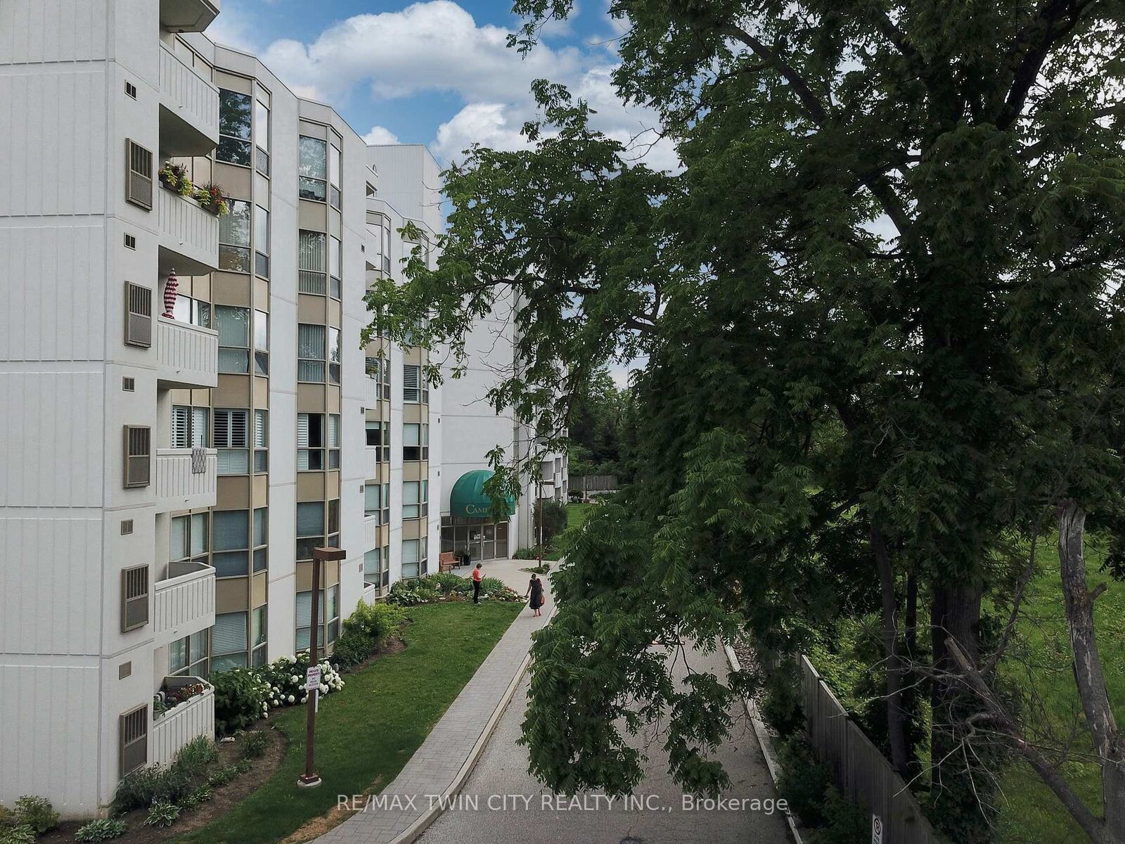 Property Photo: 3267 King Street 505 ON N2A 4A4