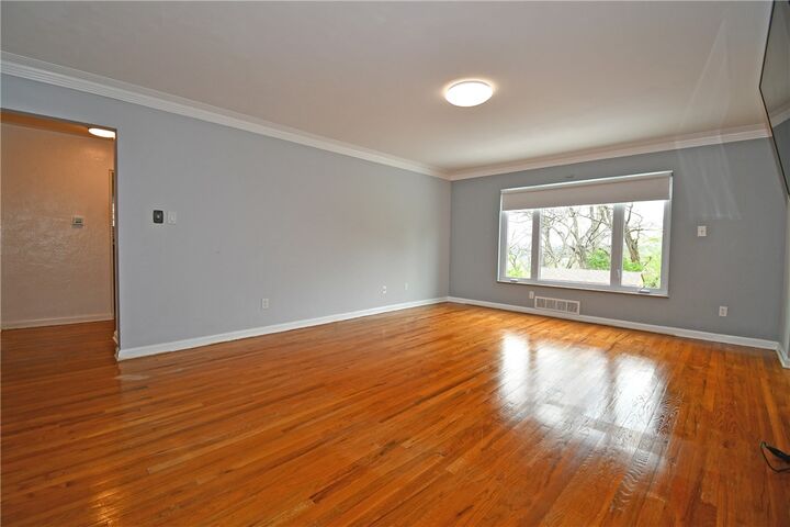 Property Photo:  1326 Lesnett Road  PA 15241 