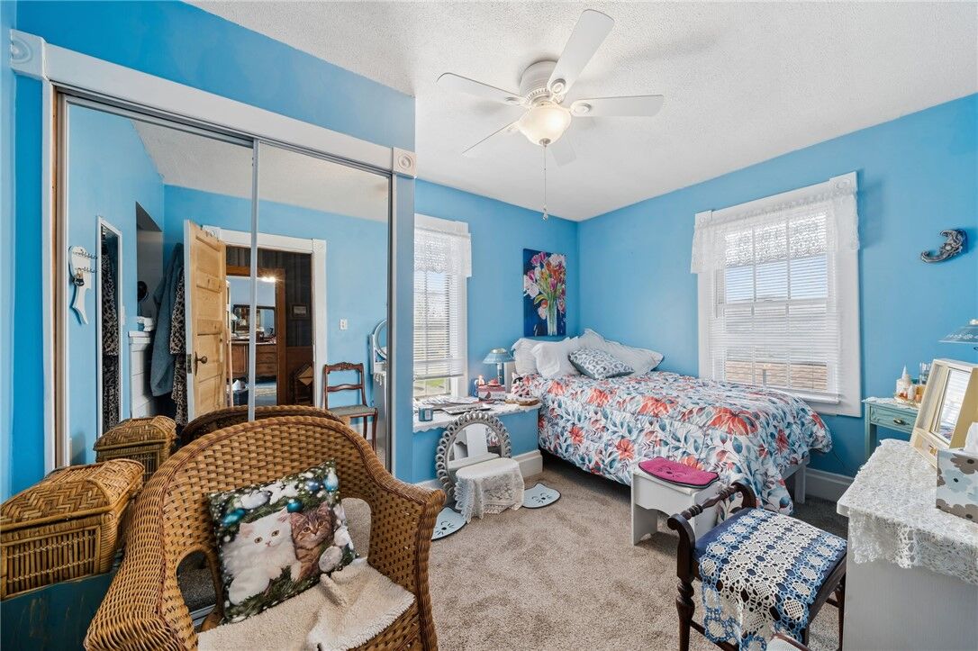 Property Photo:  320 Walnut St  PA 16063 