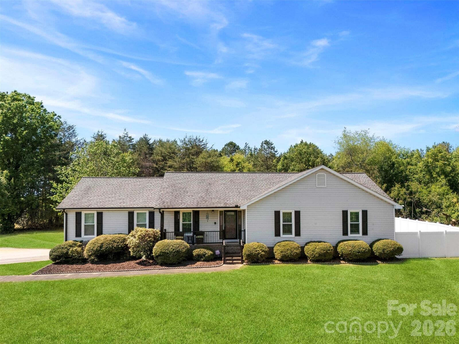 Property Photo:  114 Cross Creek Drive  NC 28021 
