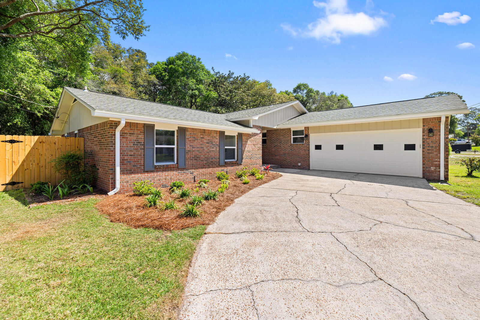 Property Photo:  101 Dyer Street  FL 32578 