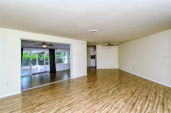 Property Photo:  2512 Post Road  FL 34231 
