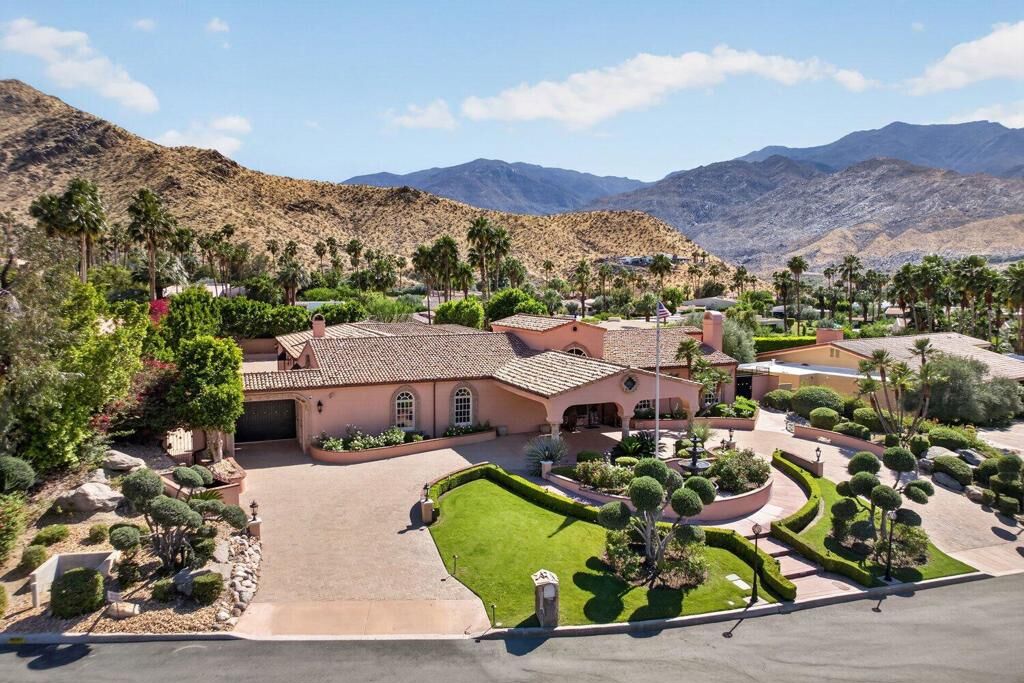 Property Photo:  1677 Hillview  CA 92264 