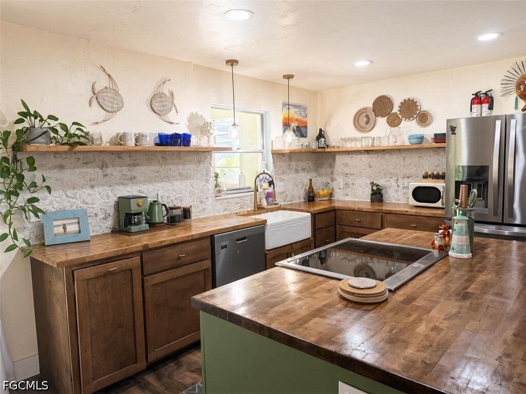 Property Photo:  1641 Mansville Terrace  FL 33903 