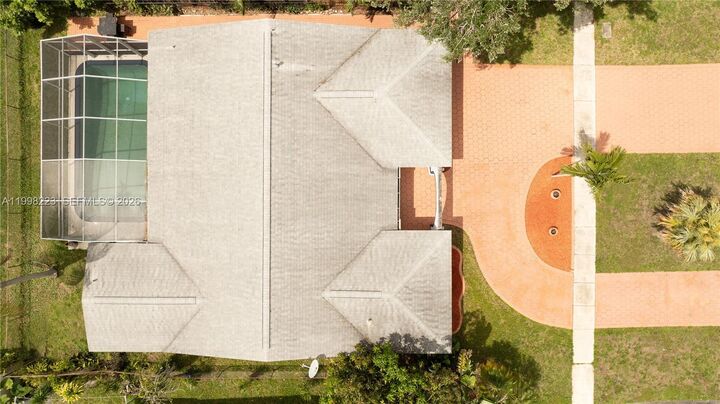 Property Photo: 8970 Johnson St FL 33024