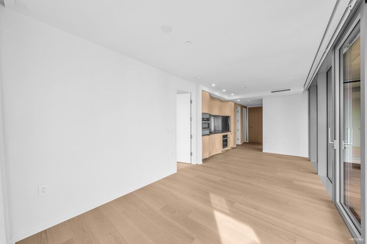 Property Photo: 1568 Alberni Street 2203 BC V6G 0E3