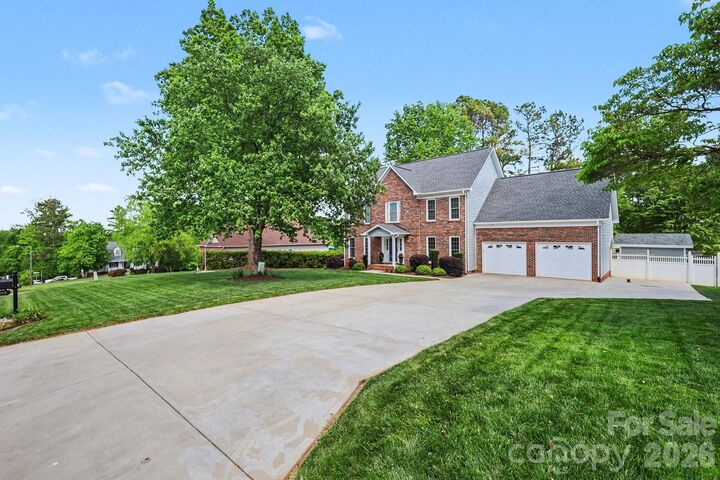 Property Photo:  2705 Greenmont Circle  NC 28012 