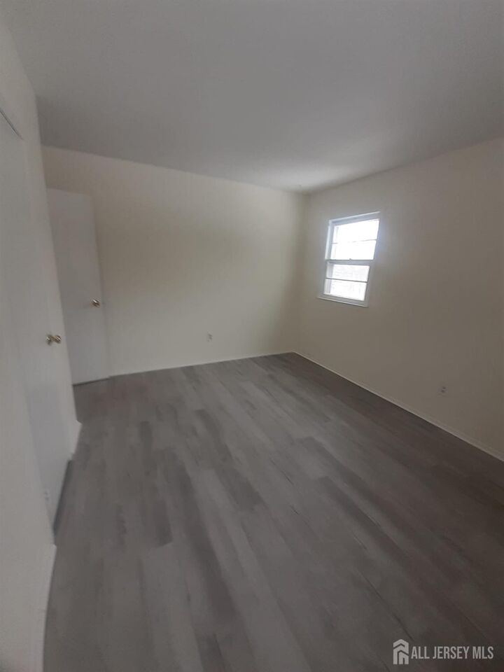 Property Photo:  1776 Oak Tree Road  NJ 08820 