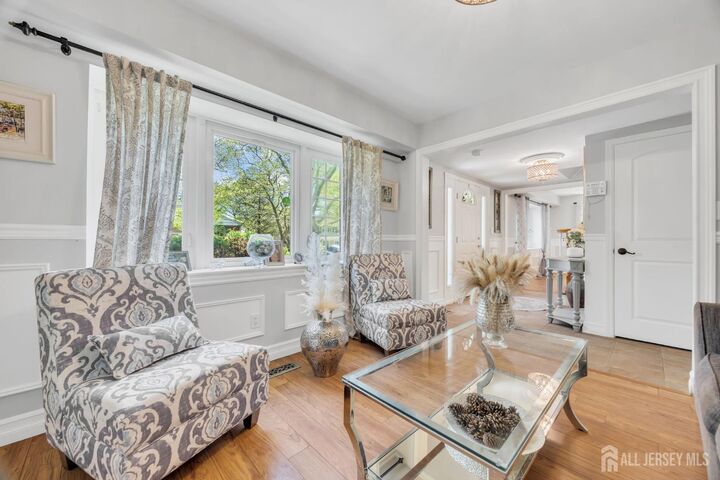 Property Photo:  7 Stratford Drive  NJ 08857 