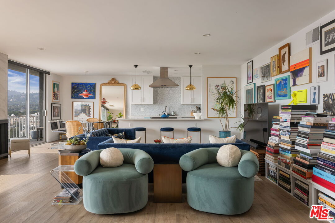 Property Photo: 100 S Doheny Dr CA 90048