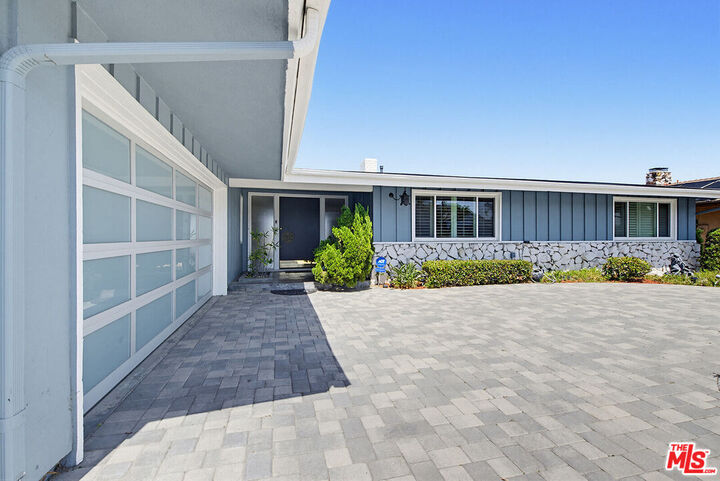 Property Photo:  4107 Punta Alta Dr  CA 90008 