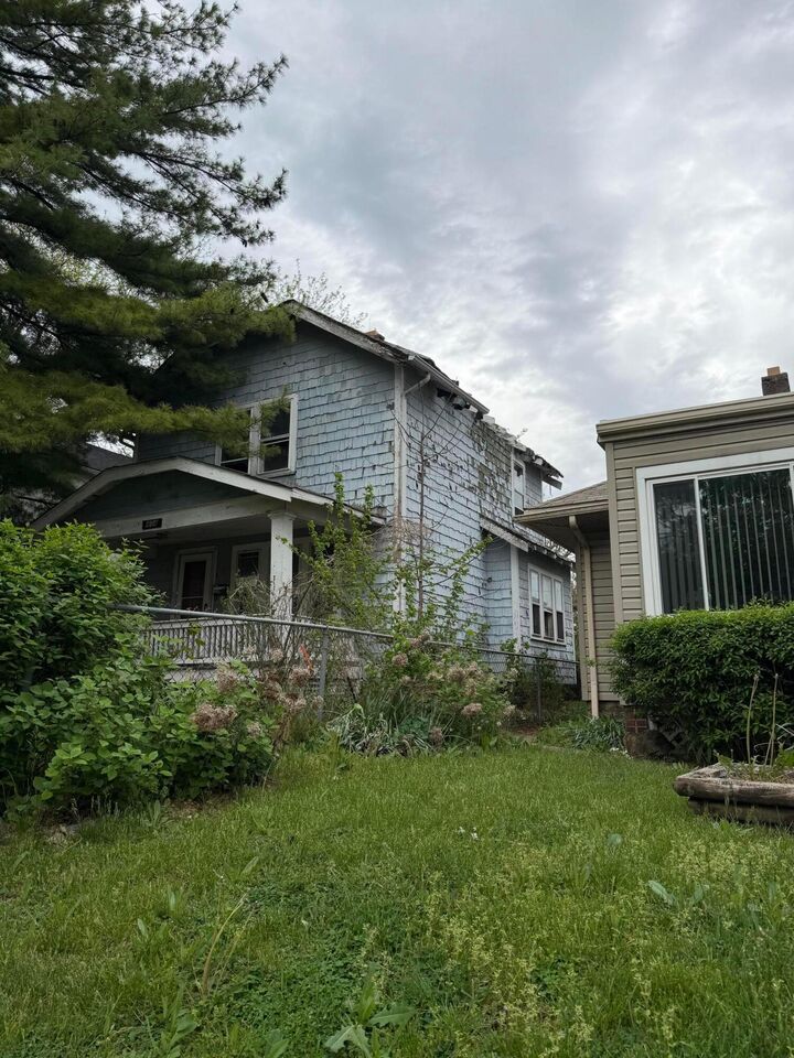 Property Photo:  1604 Manchester Avenue  OH 43211 