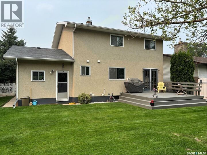 Property Photo: 68 Deborah Crescent SK S7J 2W8