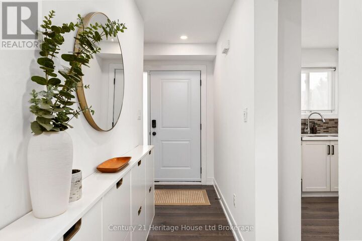 Photo de la propriété:  9 San Vito Way  ON M3L 2G7 