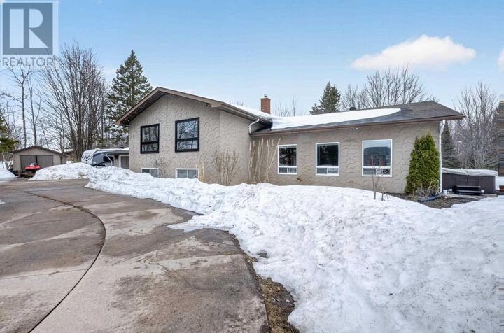 Property Photo:  48 Palomino Dr  ON P6A 6K4 